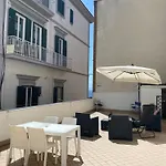 Апартаменты Casa Vacanza Vista Mare Chiaia Неаполь