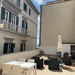 Апартаменты Casa Vacanza Vista Mare Chiaia Неаполь