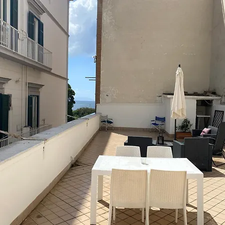 Casa Vacanza Vista Mare Chiaia *